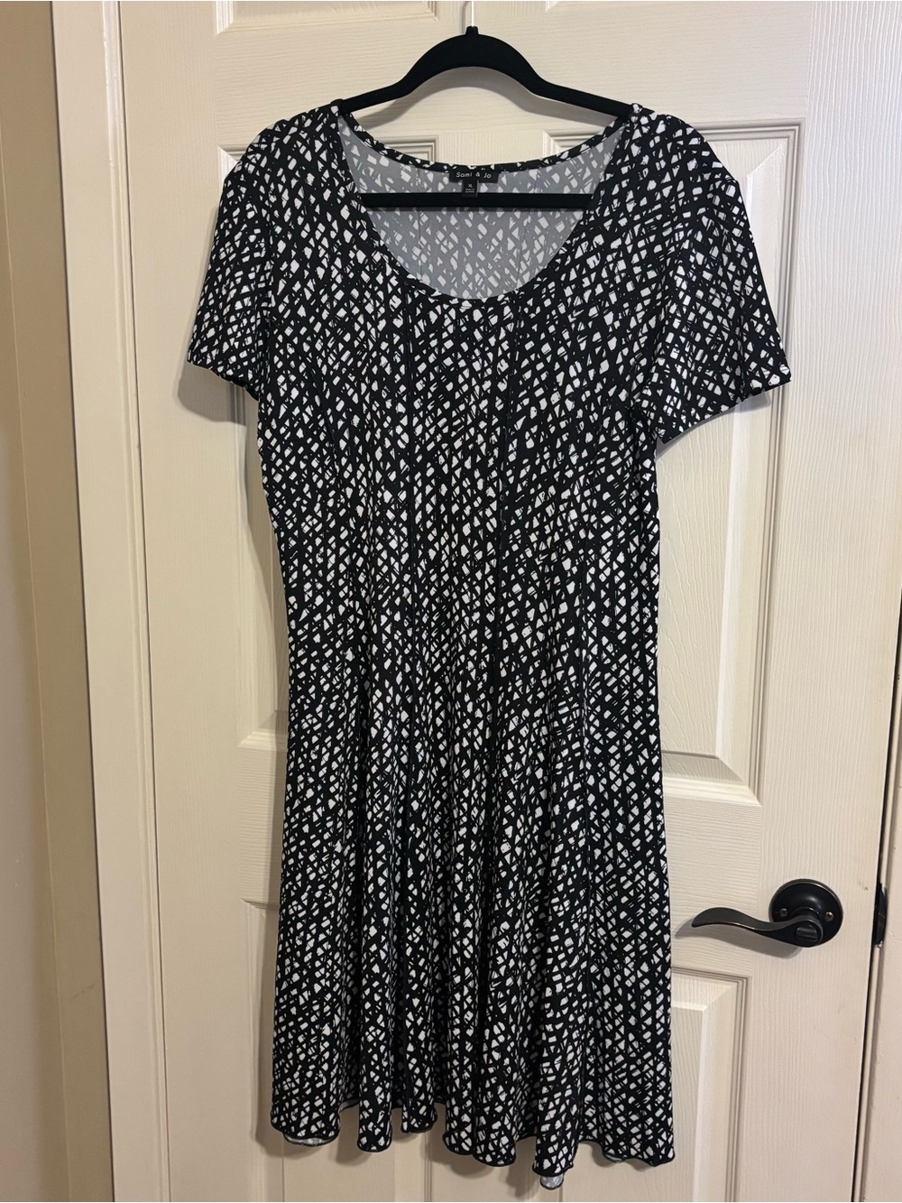 Sami & Jo Black and White Abstract Print Midi Dress
